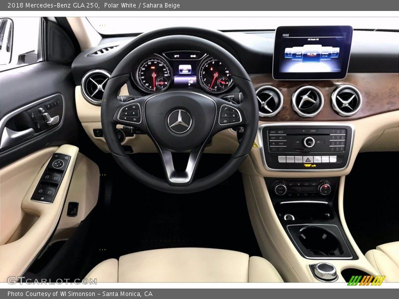 Polar White / Sahara Beige 2018 Mercedes-Benz GLA 250