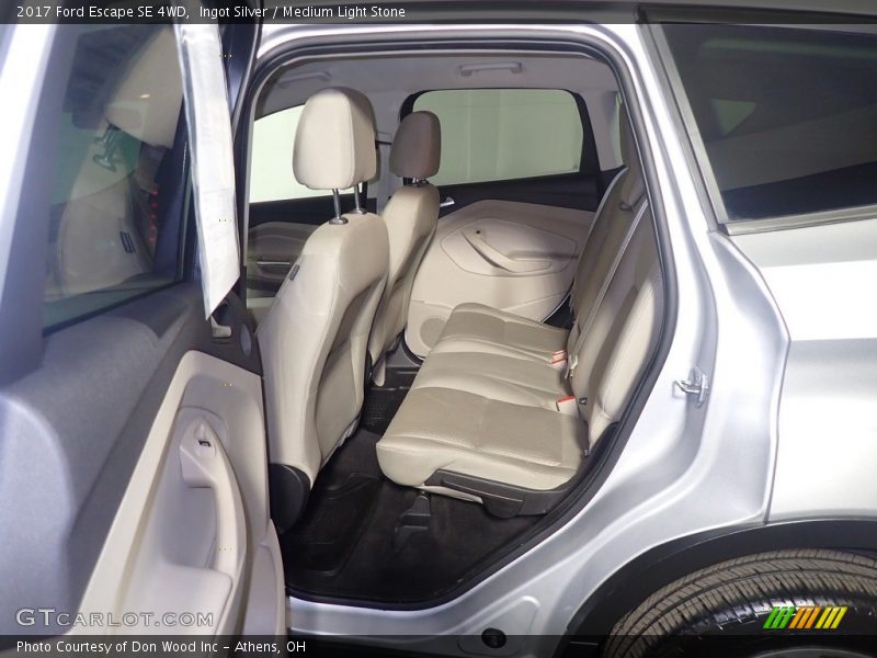 Ingot Silver / Medium Light Stone 2017 Ford Escape SE 4WD