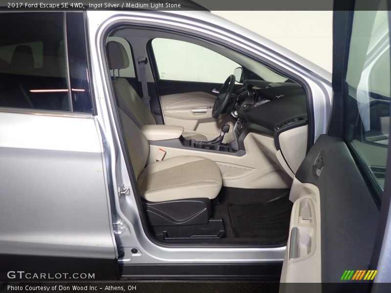 Ingot Silver / Medium Light Stone 2017 Ford Escape SE 4WD