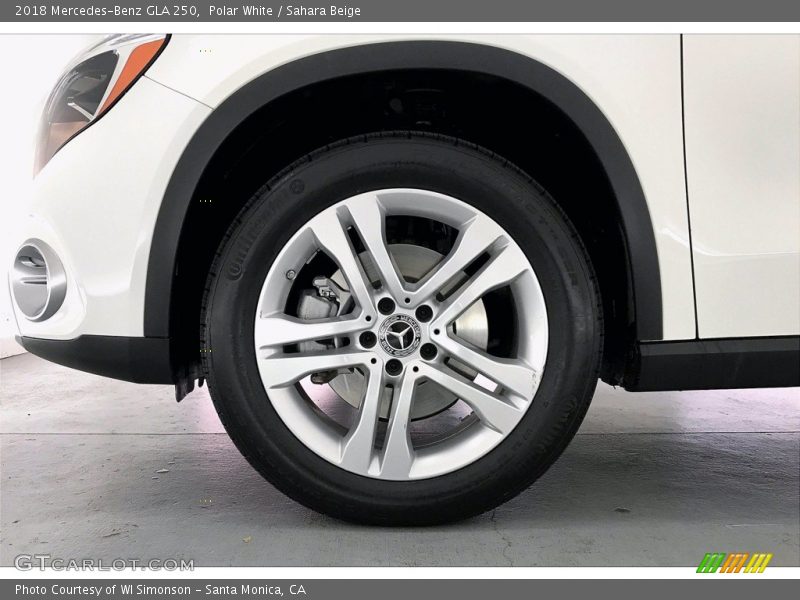 Polar White / Sahara Beige 2018 Mercedes-Benz GLA 250