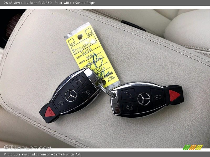 Polar White / Sahara Beige 2018 Mercedes-Benz GLA 250