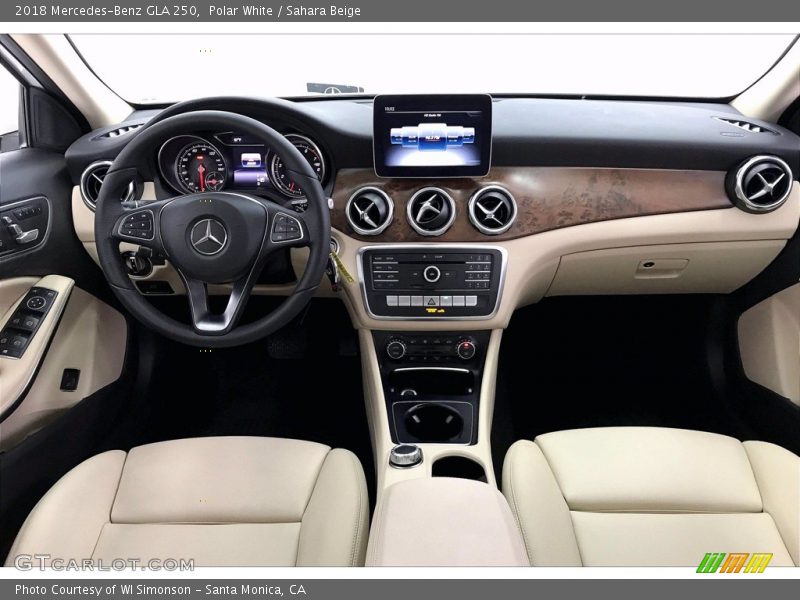 Polar White / Sahara Beige 2018 Mercedes-Benz GLA 250