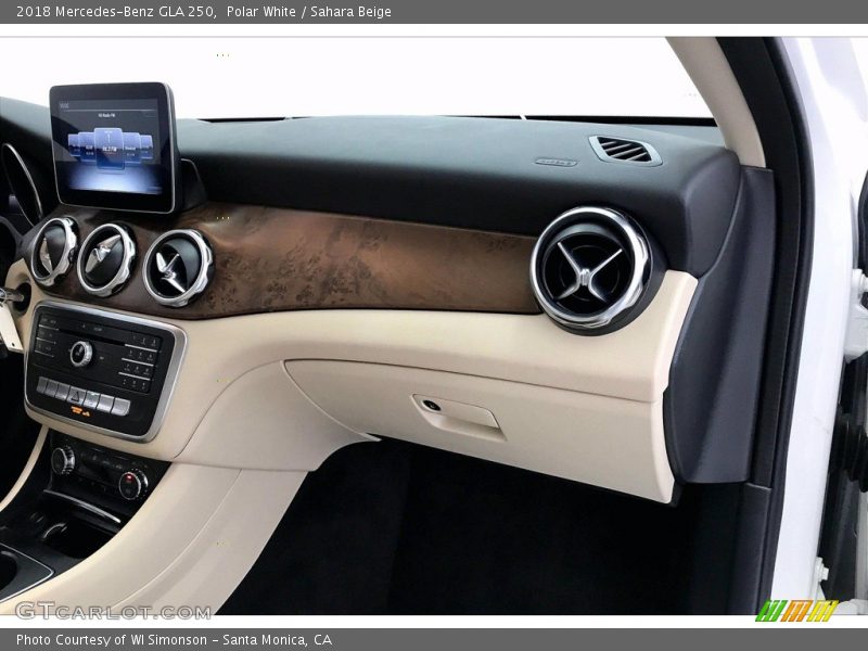 Polar White / Sahara Beige 2018 Mercedes-Benz GLA 250