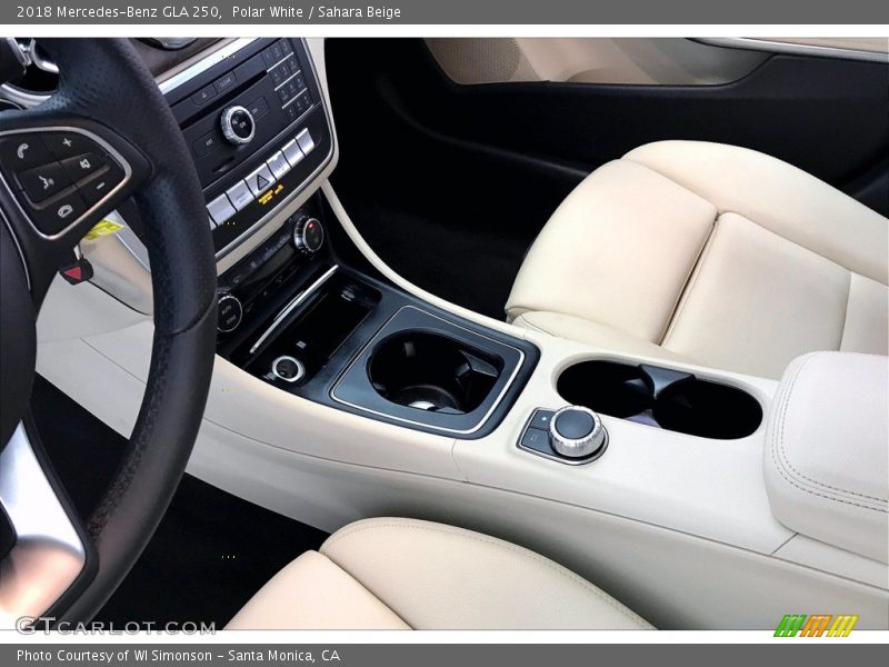 Polar White / Sahara Beige 2018 Mercedes-Benz GLA 250