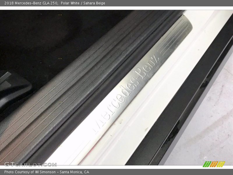Polar White / Sahara Beige 2018 Mercedes-Benz GLA 250