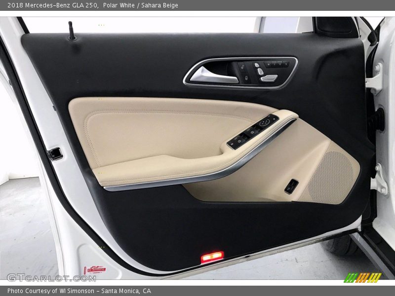 Polar White / Sahara Beige 2018 Mercedes-Benz GLA 250