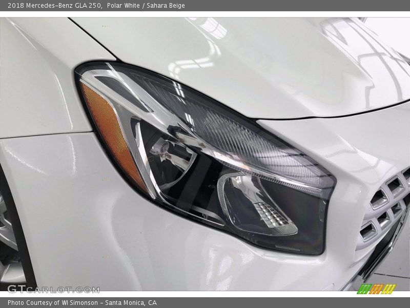 Polar White / Sahara Beige 2018 Mercedes-Benz GLA 250
