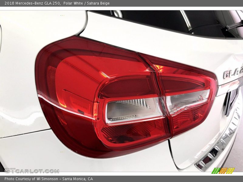 Polar White / Sahara Beige 2018 Mercedes-Benz GLA 250