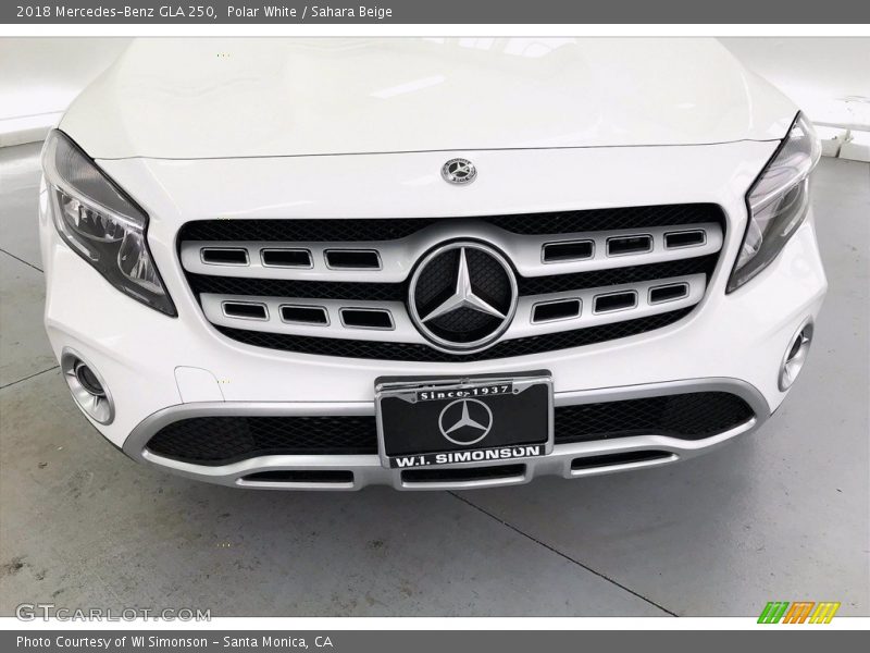 Polar White / Sahara Beige 2018 Mercedes-Benz GLA 250