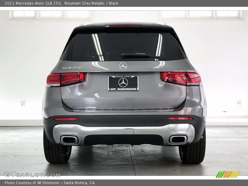 Mountain Grey Metallic / Black 2021 Mercedes-Benz GLB 250