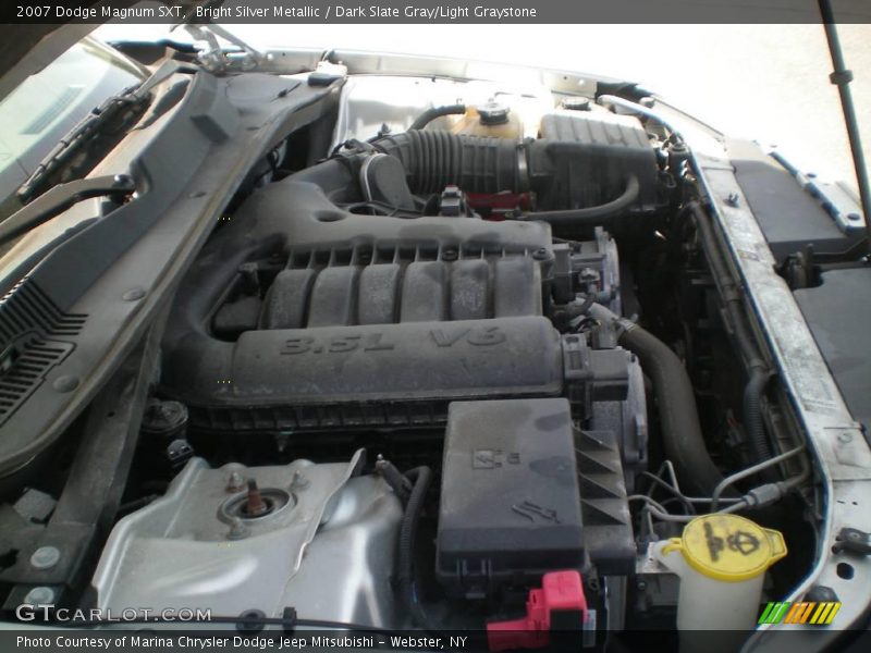 Bright Silver Metallic / Dark Slate Gray/Light Graystone 2007 Dodge Magnum SXT