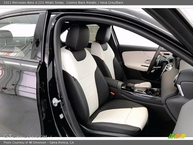 Cosmos Black Metallic / Neva Grey/Black 2021 Mercedes-Benz A 220 4Matic Sedan