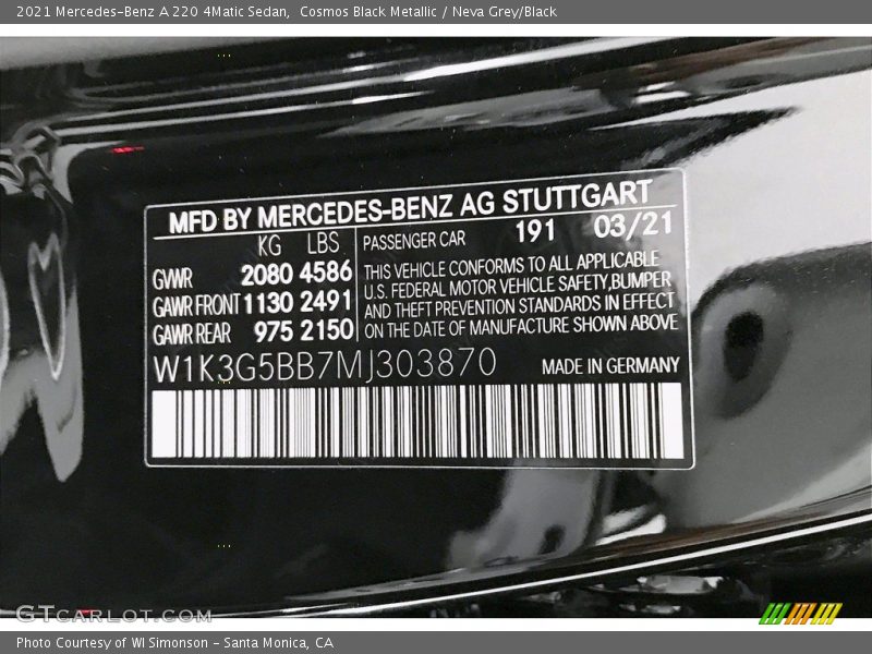 Cosmos Black Metallic / Neva Grey/Black 2021 Mercedes-Benz A 220 4Matic Sedan