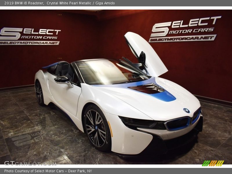 Crystal White Pearl Metallic / Giga Amido 2019 BMW i8 Roadster