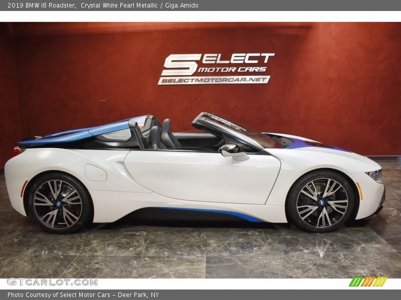 Crystal White Pearl Metallic / Giga Amido 2019 BMW i8 Roadster