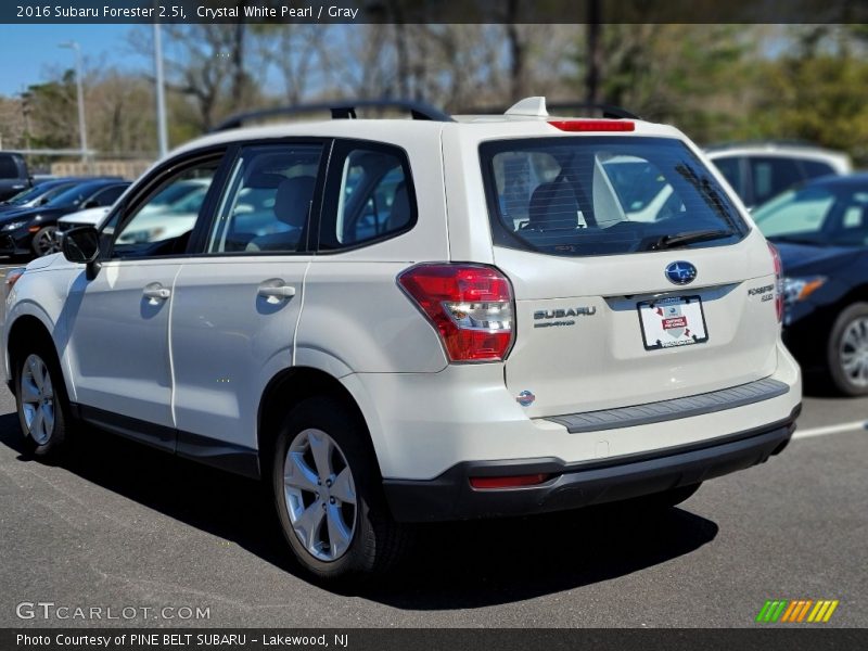 Crystal White Pearl / Gray 2016 Subaru Forester 2.5i