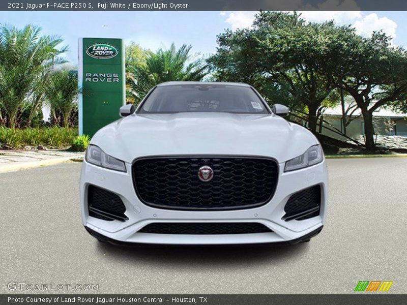 Fuji White / Ebony/Light Oyster 2021 Jaguar F-PACE P250 S