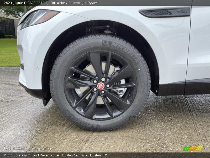 Fuji White / Ebony/Light Oyster 2021 Jaguar F-PACE P250 S