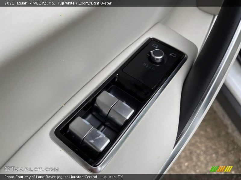 Fuji White / Ebony/Light Oyster 2021 Jaguar F-PACE P250 S