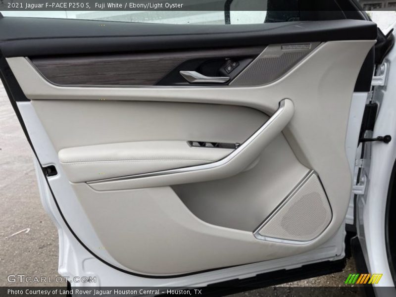 Fuji White / Ebony/Light Oyster 2021 Jaguar F-PACE P250 S