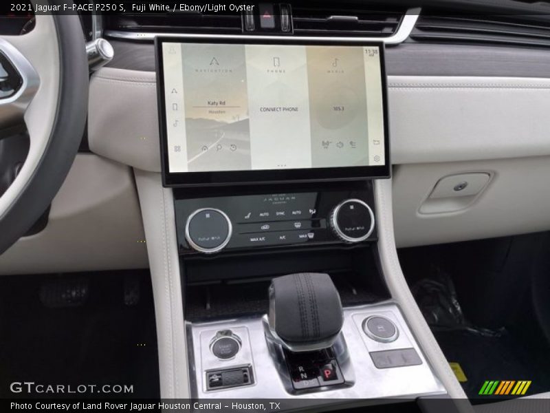 Fuji White / Ebony/Light Oyster 2021 Jaguar F-PACE P250 S