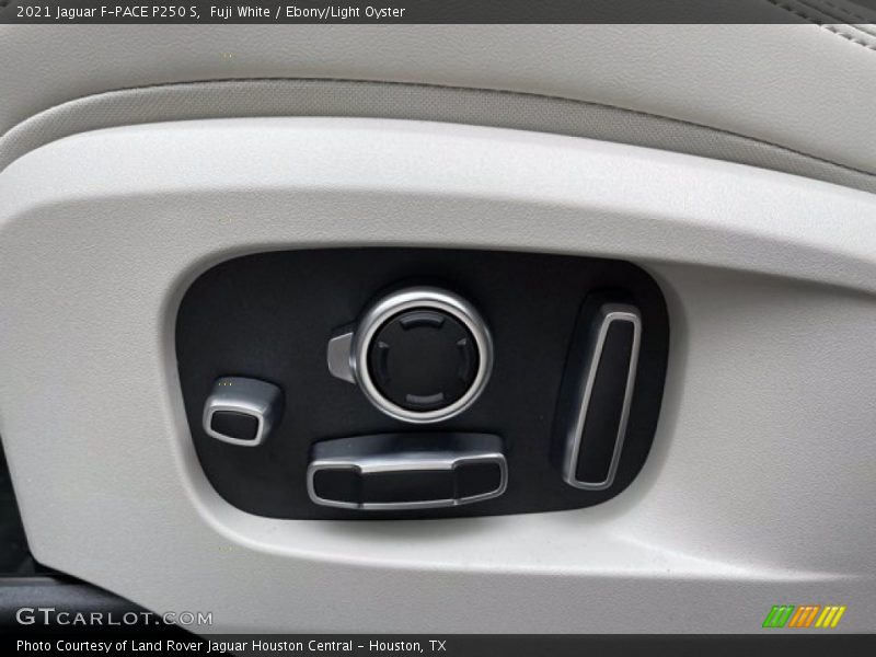 Fuji White / Ebony/Light Oyster 2021 Jaguar F-PACE P250 S