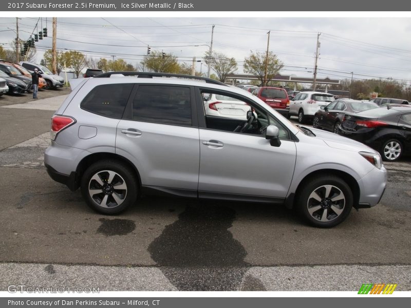 Ice Silver Metallic / Black 2017 Subaru Forester 2.5i Premium