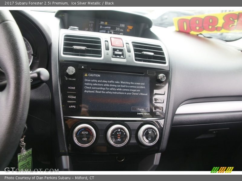 Ice Silver Metallic / Black 2017 Subaru Forester 2.5i Premium