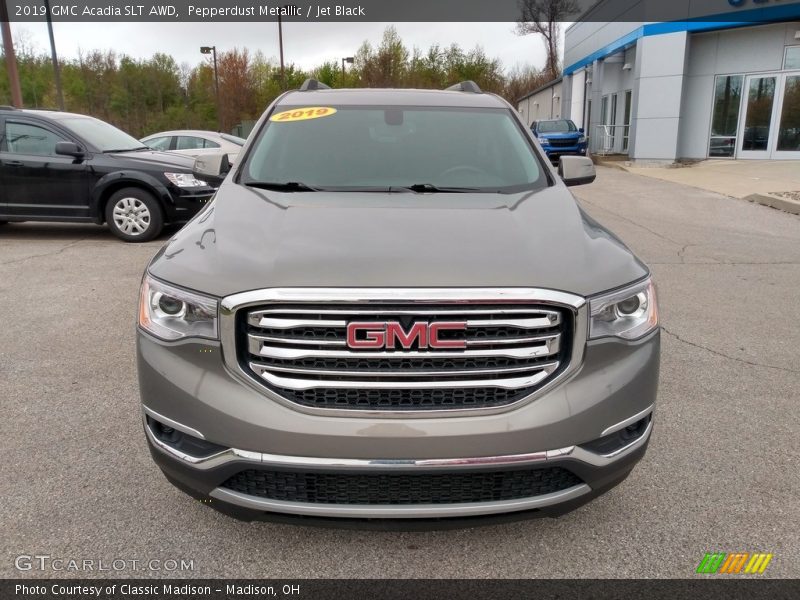 Pepperdust Metallic / Jet Black 2019 GMC Acadia SLT AWD