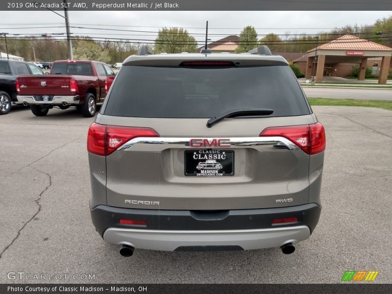 Pepperdust Metallic / Jet Black 2019 GMC Acadia SLT AWD