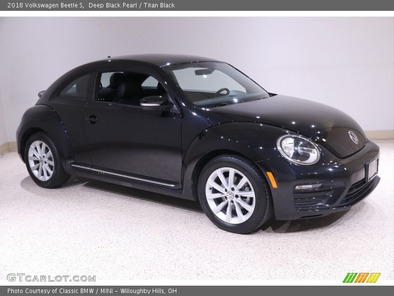 Deep Black Pearl / Titan Black 2018 Volkswagen Beetle S