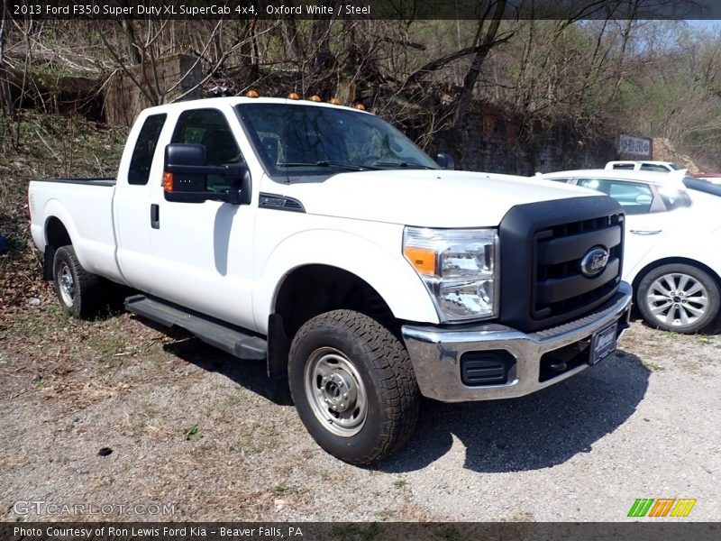 Front 3/4 View of 2013 F350 Super Duty XL SuperCab 4x4