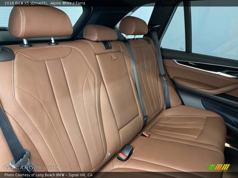 Alpine White / Terra 2018 BMW X5 sDrive35i