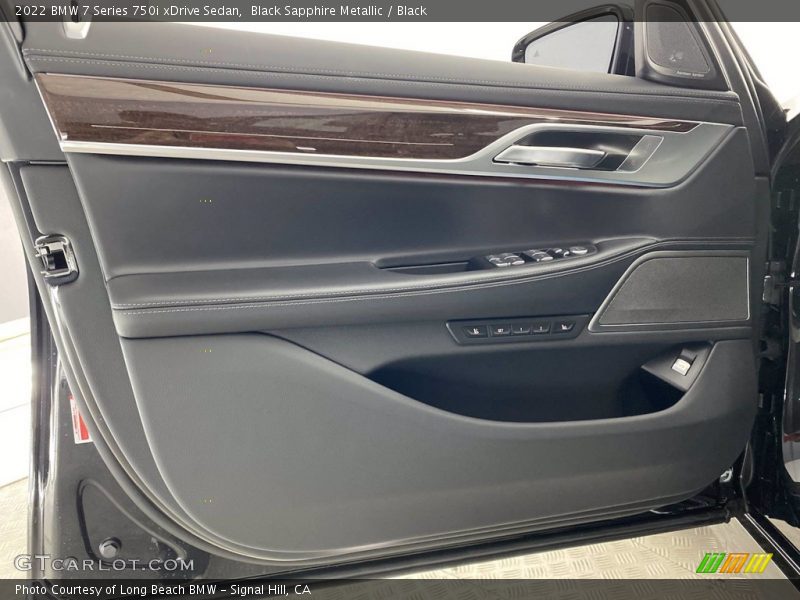 Door Panel of 2022 7 Series 750i xDrive Sedan