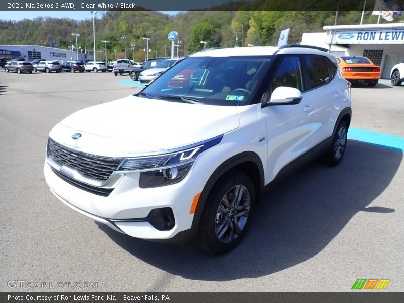 Clear White / Black 2021 Kia Seltos S AWD