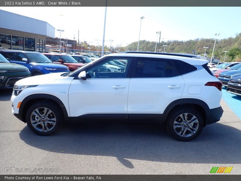 Clear White / Black 2021 Kia Seltos S AWD