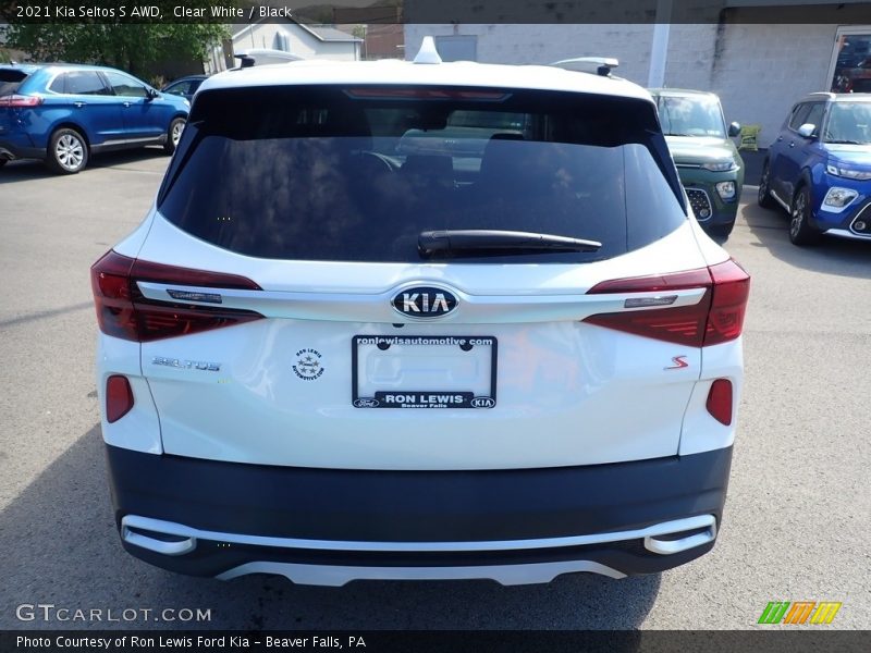 Clear White / Black 2021 Kia Seltos S AWD