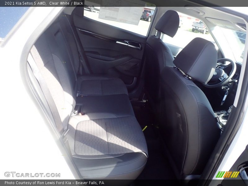 Clear White / Black 2021 Kia Seltos S AWD