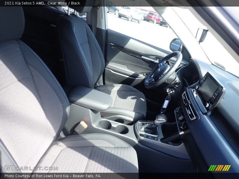 Clear White / Black 2021 Kia Seltos S AWD