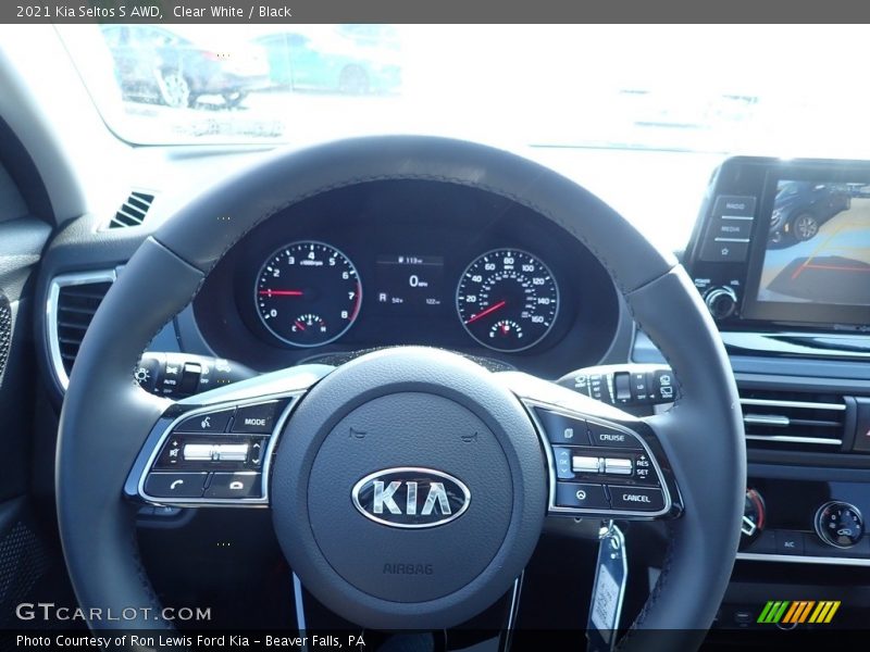 Clear White / Black 2021 Kia Seltos S AWD