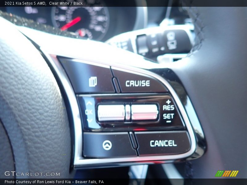 Clear White / Black 2021 Kia Seltos S AWD