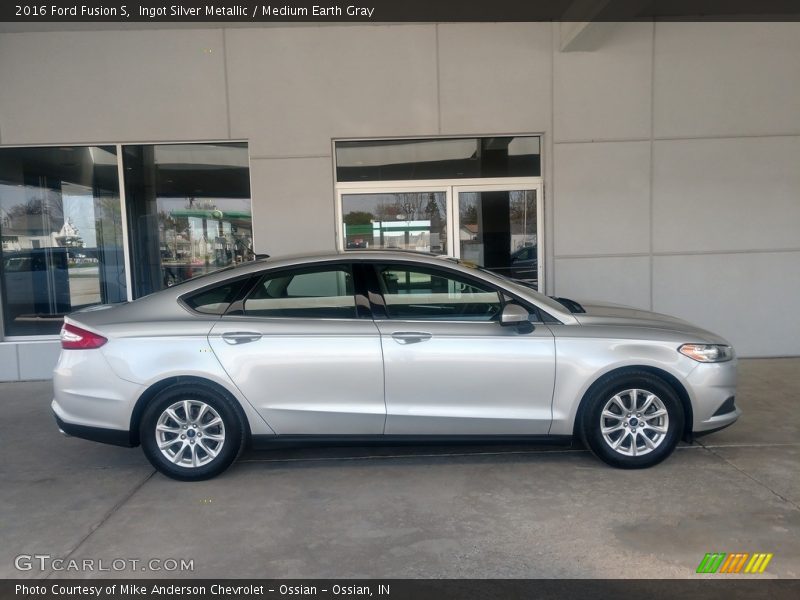 Ingot Silver Metallic / Medium Earth Gray 2016 Ford Fusion S