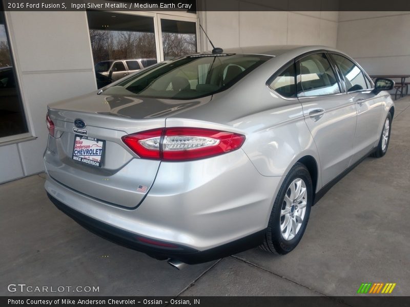 Ingot Silver Metallic / Medium Earth Gray 2016 Ford Fusion S