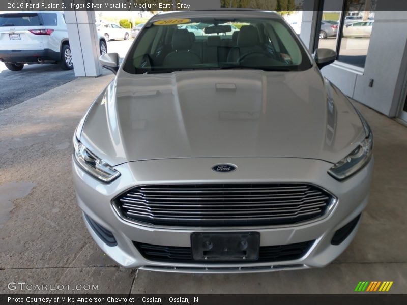 Ingot Silver Metallic / Medium Earth Gray 2016 Ford Fusion S