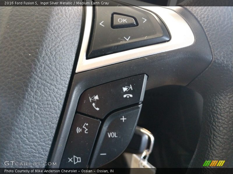 Ingot Silver Metallic / Medium Earth Gray 2016 Ford Fusion S