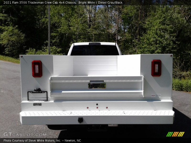 Bright White / Diesel Gray/Black 2021 Ram 3500 Tradesman Crew Cab 4x4 Chassis