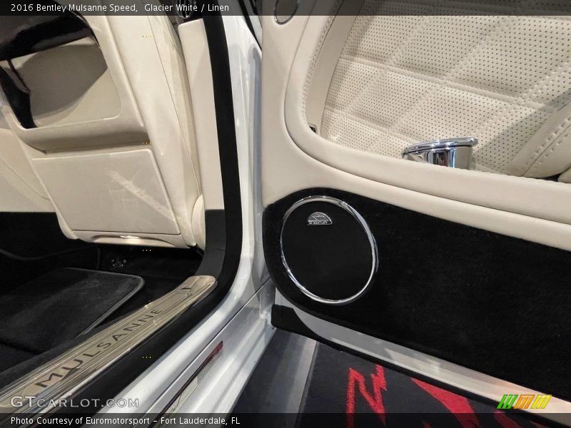 Glacier White / Linen 2016 Bentley Mulsanne Speed