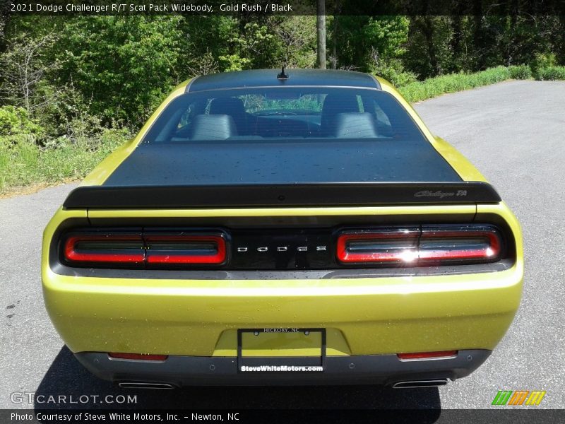 Gold Rush / Black 2021 Dodge Challenger R/T Scat Pack Widebody