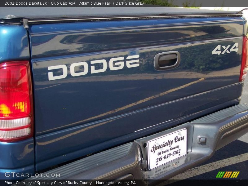 Atlantic Blue Pearl / Dark Slate Gray 2002 Dodge Dakota SXT Club Cab 4x4