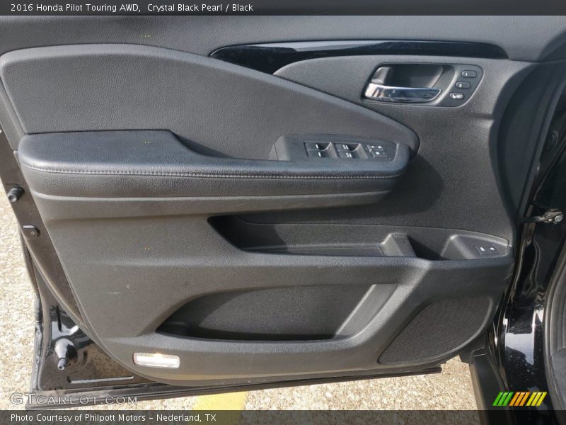 Door Panel of 2016 Pilot Touring AWD
